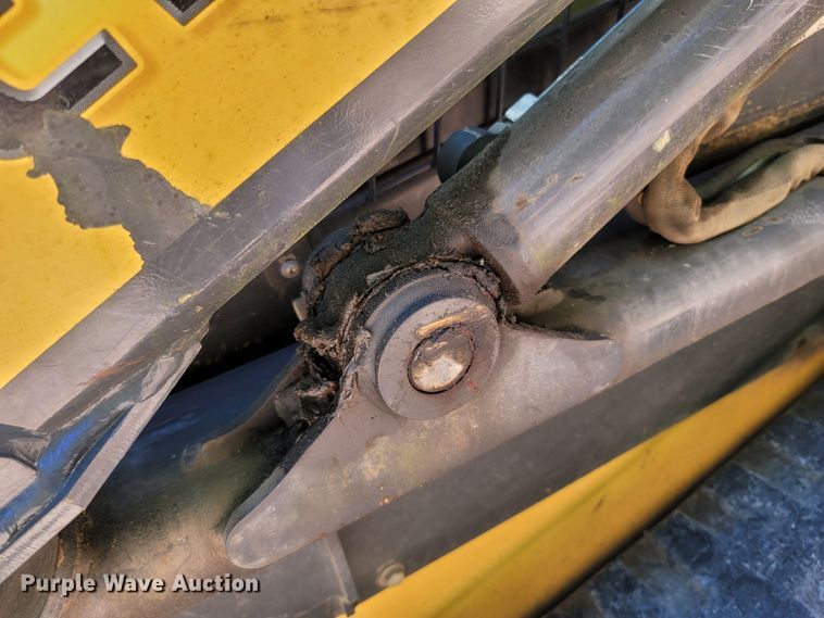 image for item LM9638 2013 New Holland C232  tracked skid steer loader