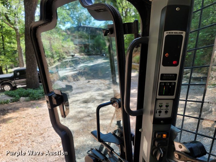 image for item LM9638 2013 New Holland C232  tracked skid steer loader