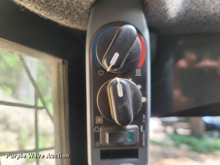 image for item LM9638 2013 New Holland C232  tracked skid steer loader