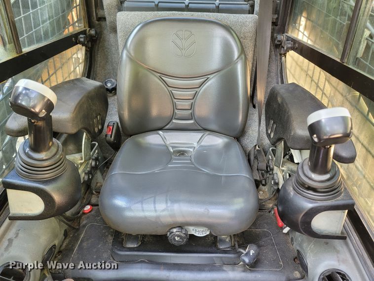 image for item LM9638 2013 New Holland C232  tracked skid steer loader