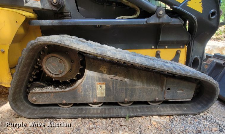 image for item LM9638 2013 New Holland C232  tracked skid steer loader