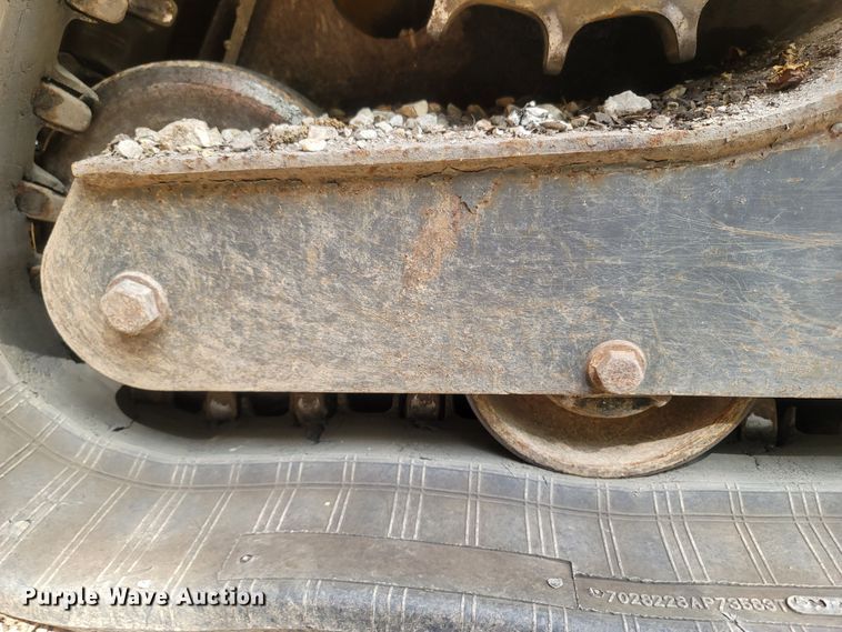 image for item LM9638 2013 New Holland C232  tracked skid steer loader