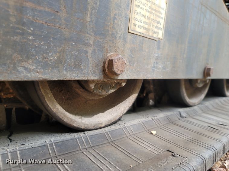 image for item LM9638 2013 New Holland C232  tracked skid steer loader