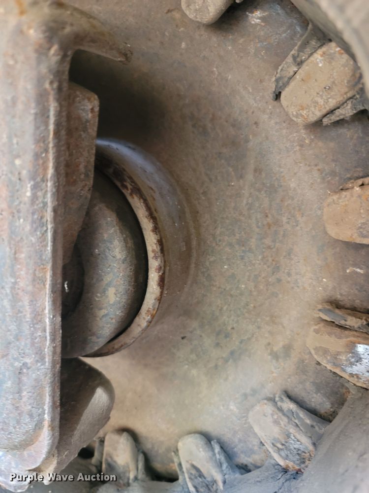 image for item LM9638 2013 New Holland C232  tracked skid steer loader