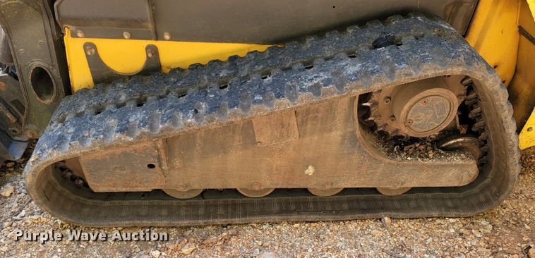 image for item LM9638 2013 New Holland C232  tracked skid steer loader