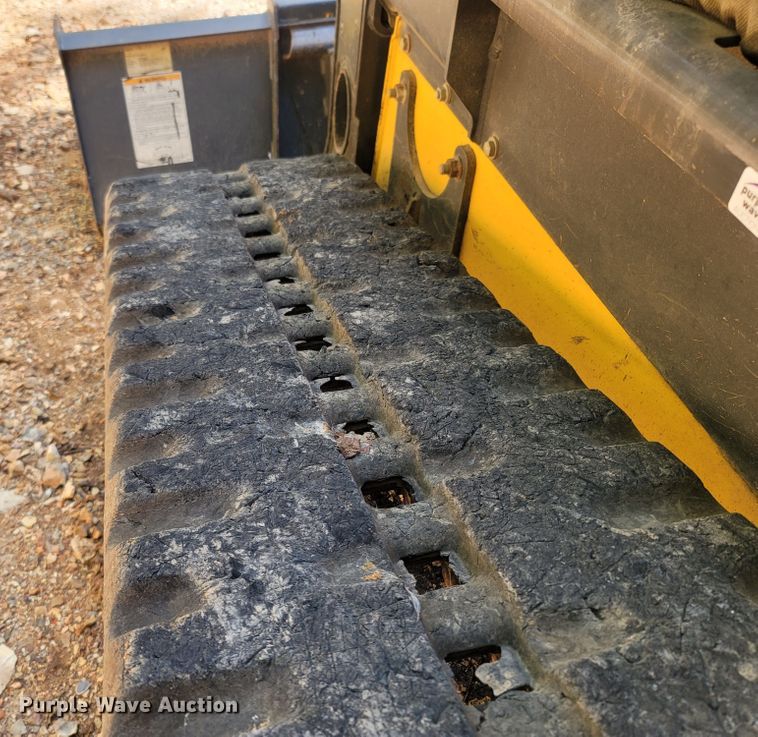 image for item LM9638 2013 New Holland C232  tracked skid steer loader