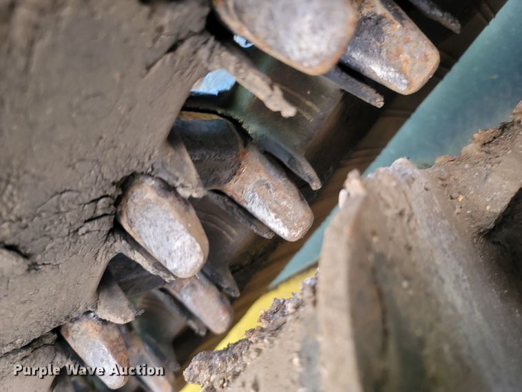 image for item LM9638 2013 New Holland C232  tracked skid steer loader