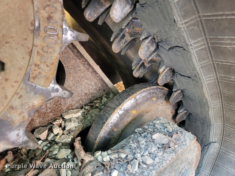 image for item LM9638 2013 New Holland C232  tracked skid steer loader