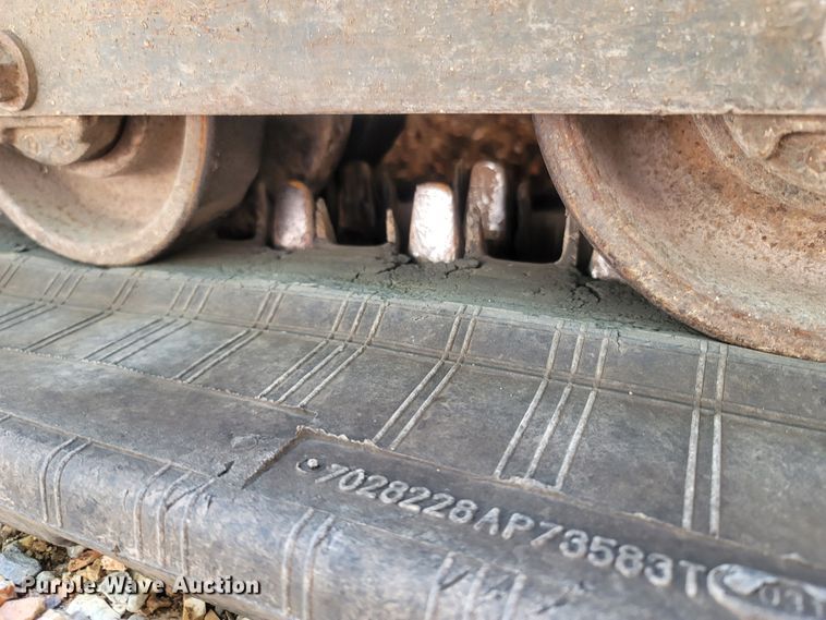 image for item LM9638 2013 New Holland C232  tracked skid steer loader