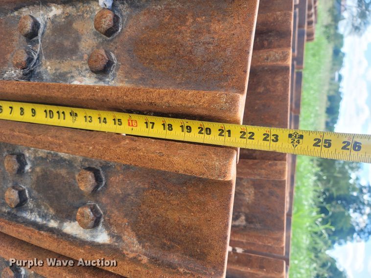 image for item LM9657 Caterpillar 963D  undercarriage parts