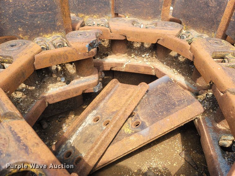 image for item LM9657 Caterpillar 963D  undercarriage parts