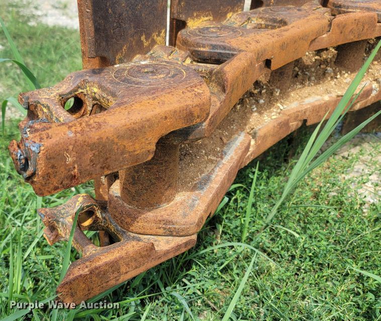 image for item LM9657 Caterpillar 963D  undercarriage parts