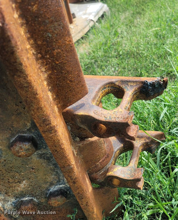 image for item LM9657 Caterpillar 963D  undercarriage parts