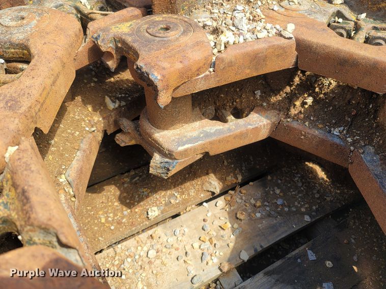 image for item LM9657 Caterpillar 963D  undercarriage parts