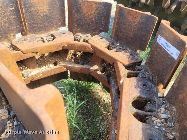 image for item LM9657 Caterpillar 963D  undercarriage parts