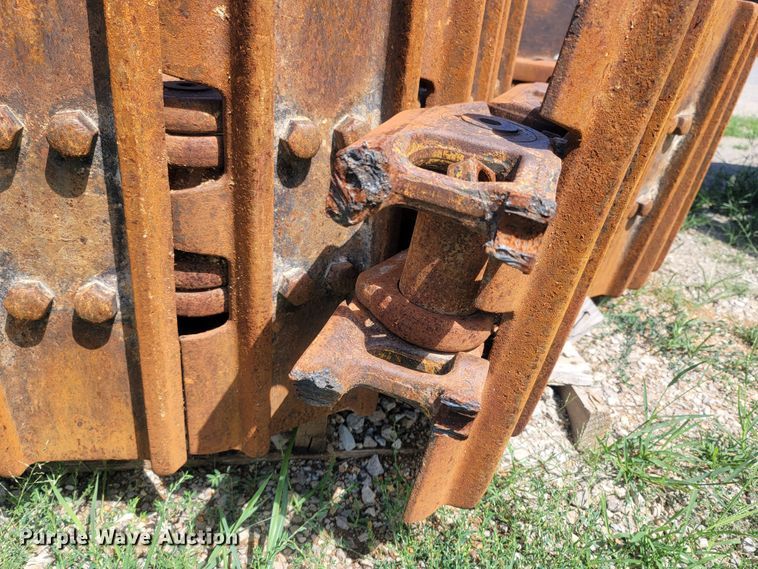 image for item LM9657 Caterpillar 963D  undercarriage parts