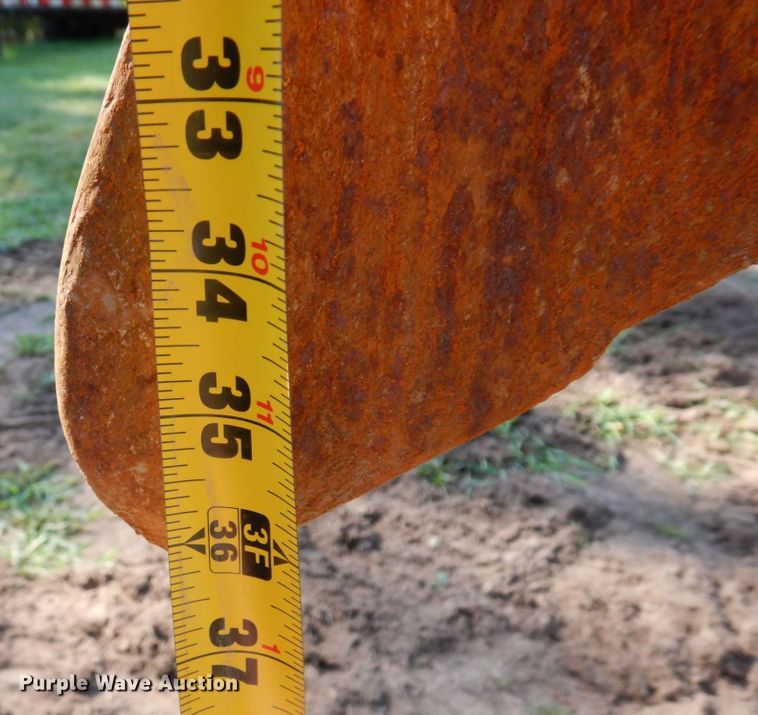 image for item MF9747 Toro RT600  vibratory cable plow