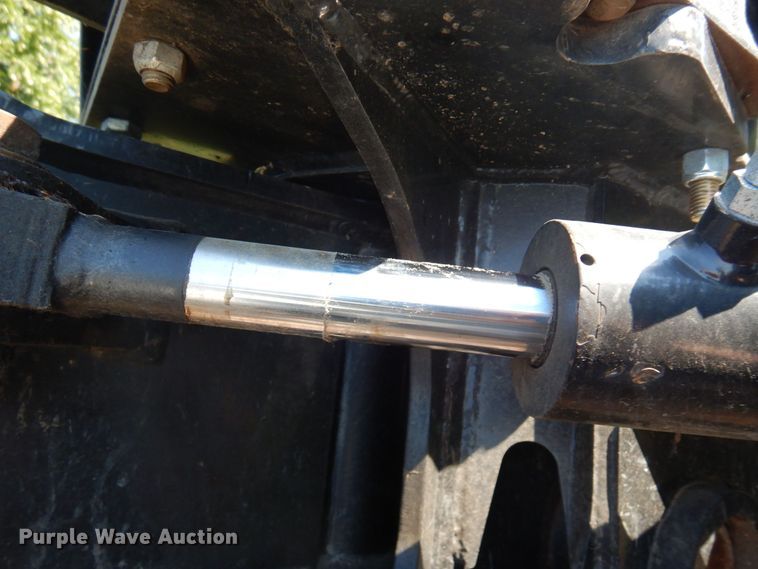 image for item MF9747 Toro RT600  vibratory cable plow