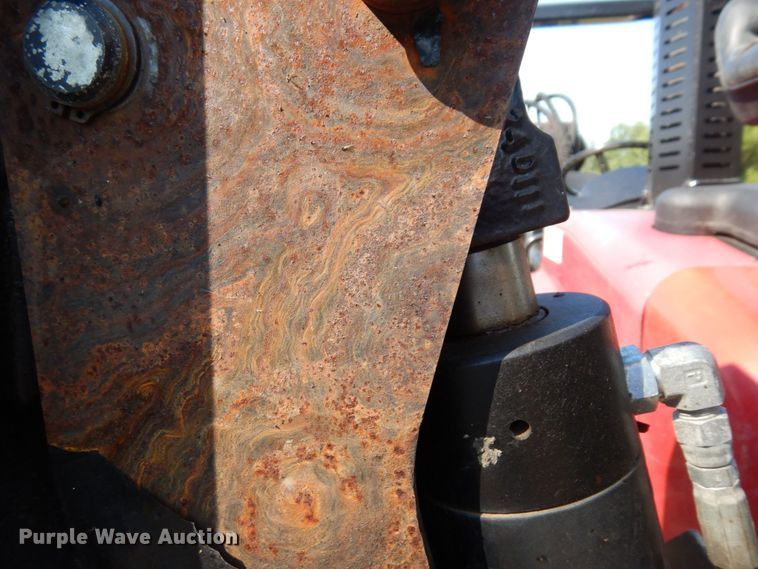 image for item MF9747 Toro RT600  vibratory cable plow