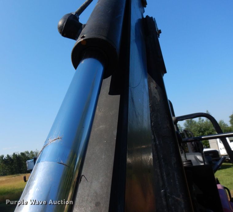 image for item MF9747 Toro RT600  vibratory cable plow