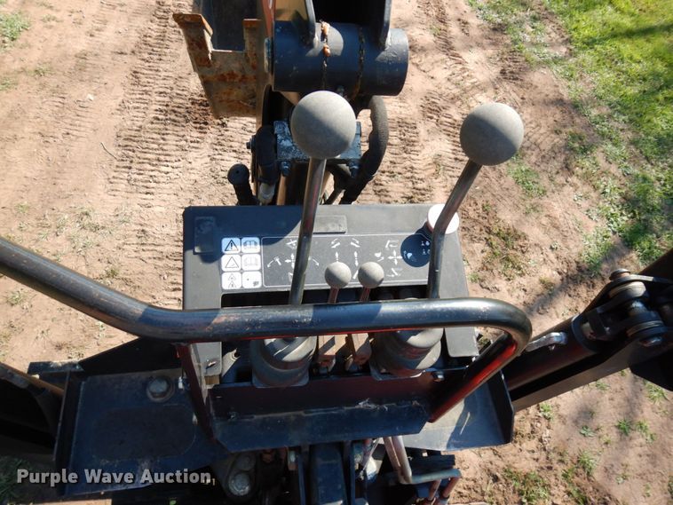 image for item MF9747 Toro RT600  vibratory cable plow