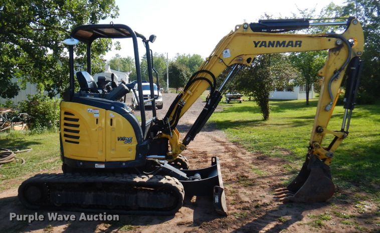 image for item MF9749 2019 Yanmar VI035-6A  mini excavator