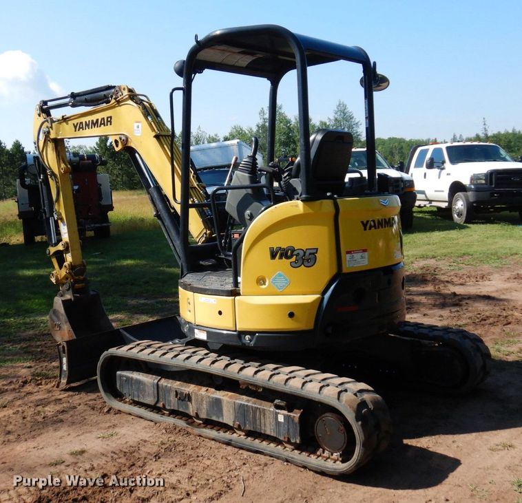 image for item MF9749 2019 Yanmar VI035-6A  mini excavator