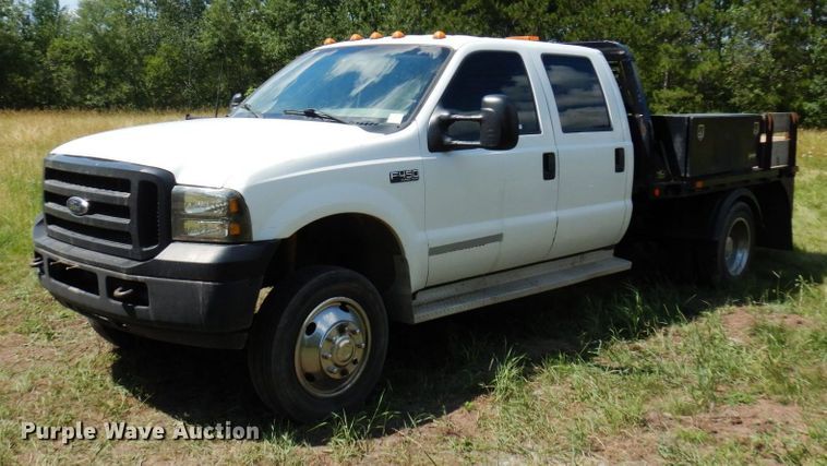 image for item MF9755 2003 Ford F450 Super Duty XL  flatbed truck