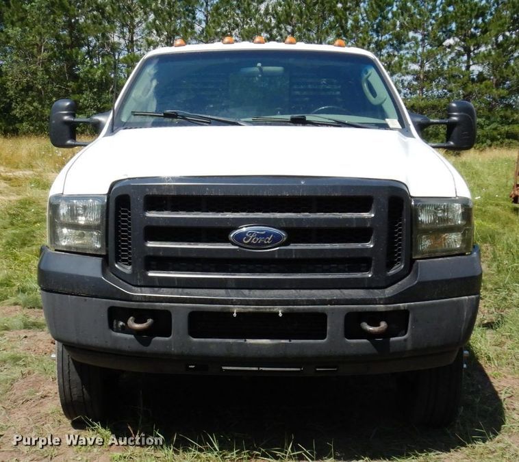 image for item MF9755 2003 Ford F450 Super Duty XL  flatbed truck