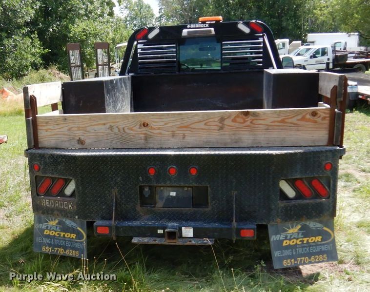 image for item MF9755 2003 Ford F450 Super Duty XL  flatbed truck