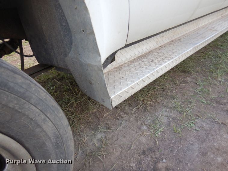 image for item MF9755 2003 Ford F450 Super Duty XL  flatbed truck