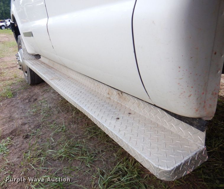 image for item MF9755 2003 Ford F450 Super Duty XL  flatbed truck