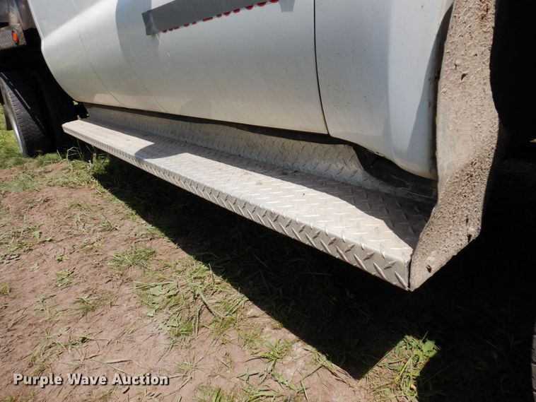 image for item MF9755 2003 Ford F450 Super Duty XL  flatbed truck