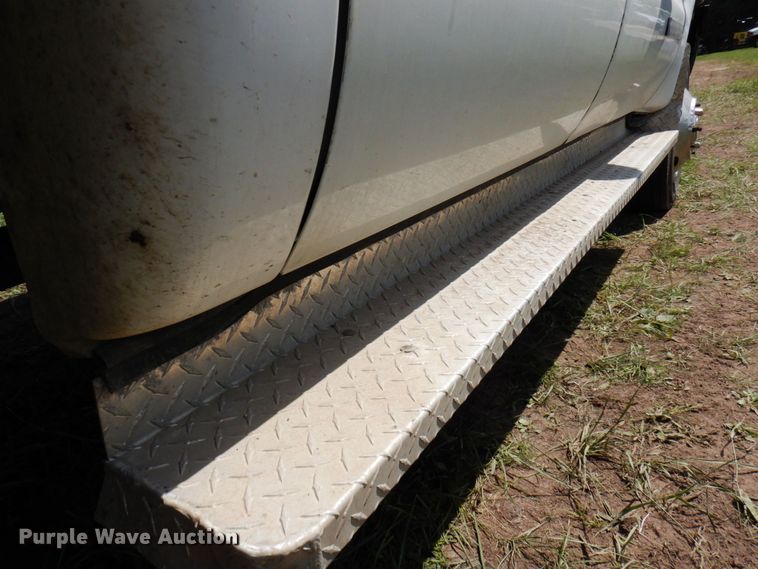 image for item MF9755 2003 Ford F450 Super Duty XL  flatbed truck