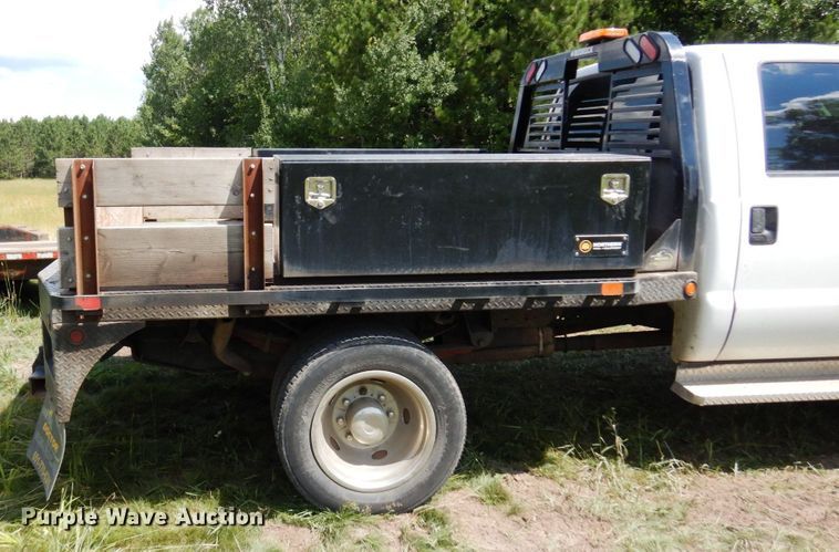 image for item MF9755 2003 Ford F450 Super Duty XL  flatbed truck