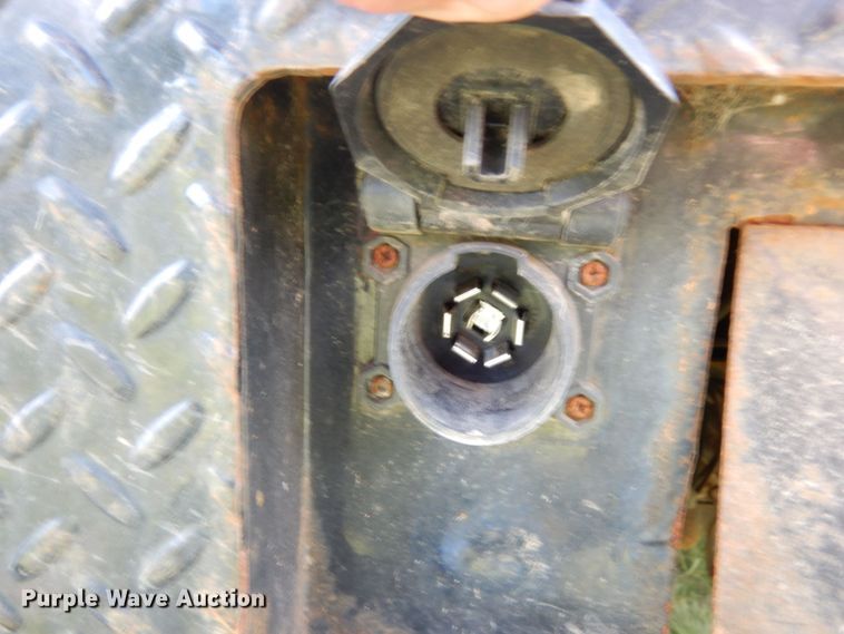 image for item MF9755 2003 Ford F450 Super Duty XL  flatbed truck