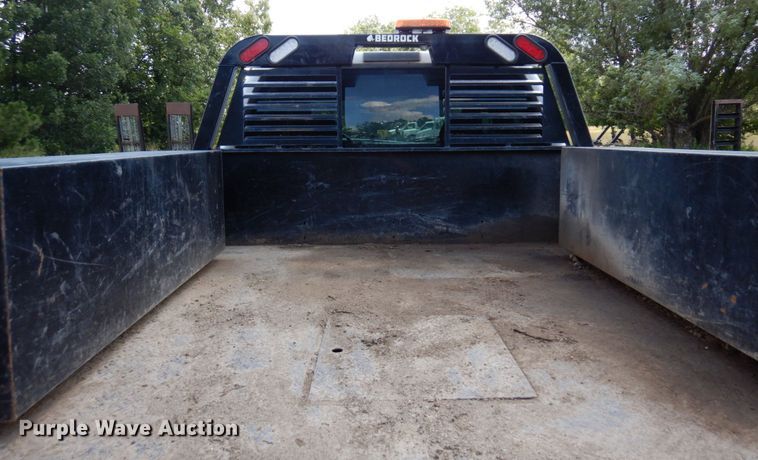 image for item MF9755 2003 Ford F450 Super Duty XL  flatbed truck