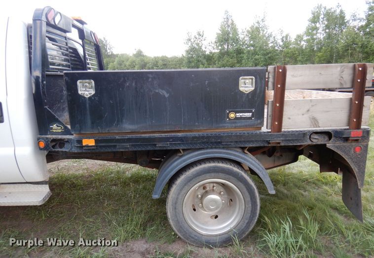 image for item MF9755 2003 Ford F450 Super Duty XL  flatbed truck