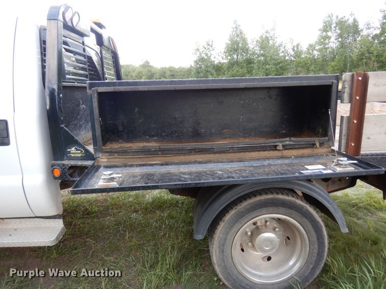 image for item MF9755 2003 Ford F450 Super Duty XL  flatbed truck