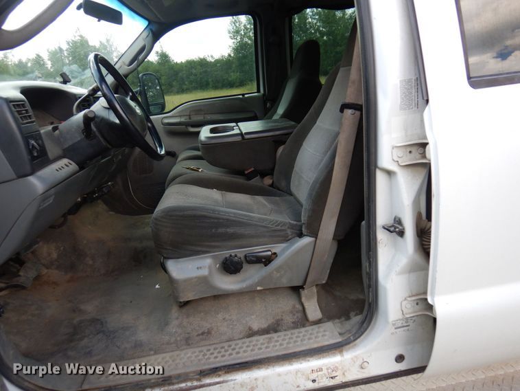 image for item MF9755 2003 Ford F450 Super Duty XL  flatbed truck