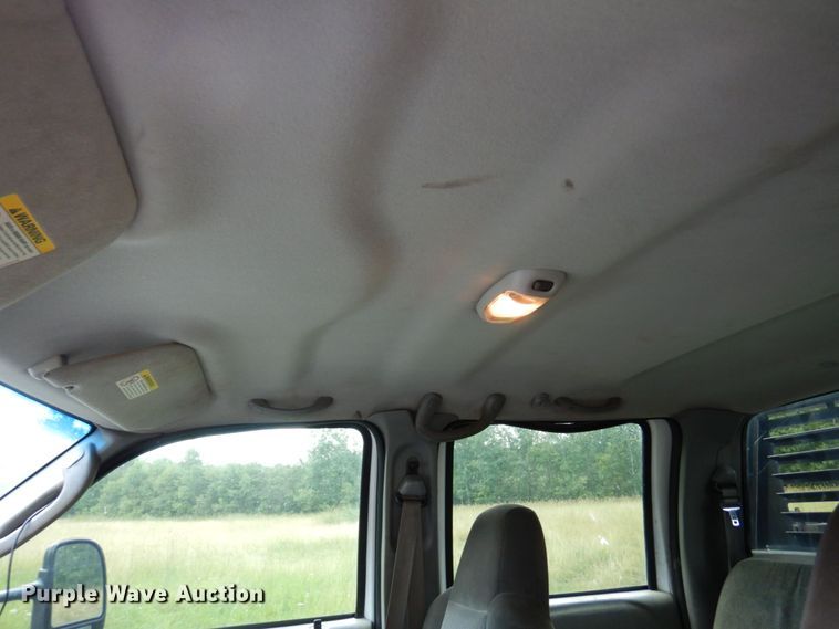 image for item MF9755 2003 Ford F450 Super Duty XL  flatbed truck