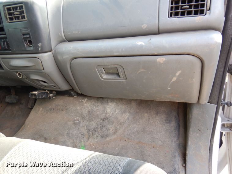 image for item MF9755 2003 Ford F450 Super Duty XL  flatbed truck