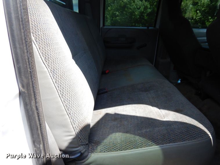 image for item MF9755 2003 Ford F450 Super Duty XL  flatbed truck