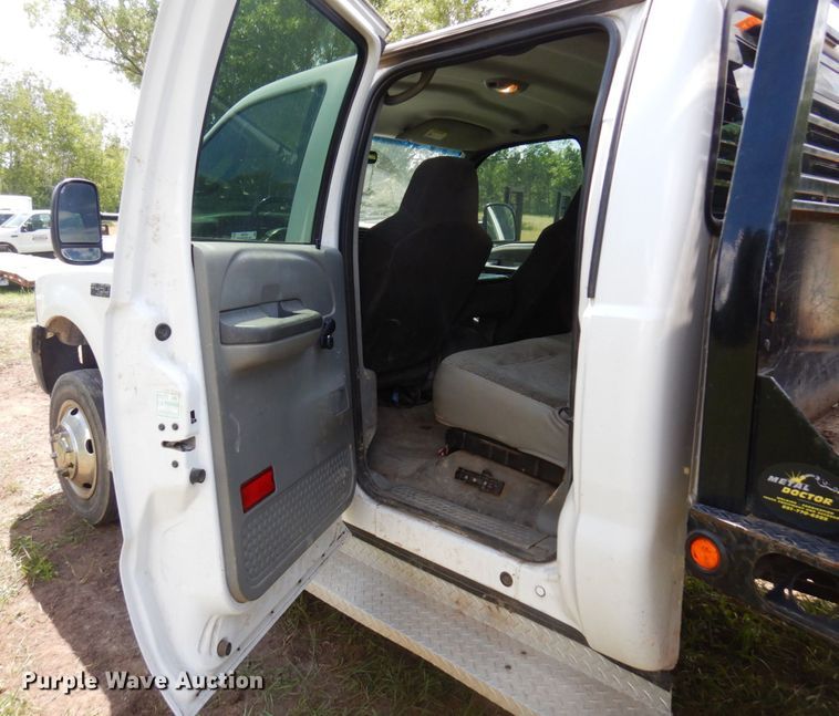 image for item MF9755 2003 Ford F450 Super Duty XL  flatbed truck