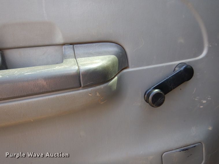 image for item MF9755 2003 Ford F450 Super Duty XL  flatbed truck