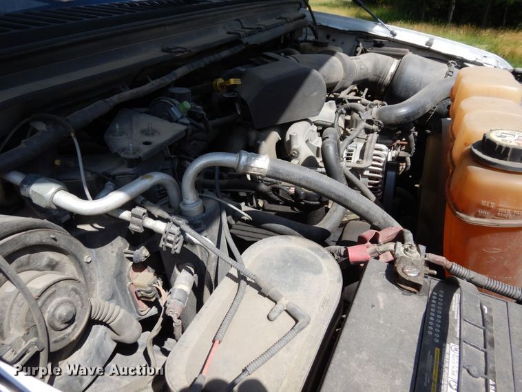 image for item MF9755 2003 Ford F450 Super Duty XL  flatbed truck