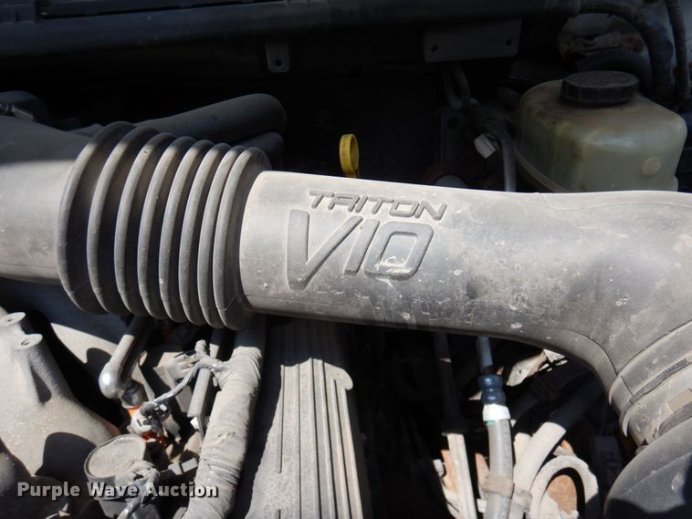 image for item MF9755 2003 Ford F450 Super Duty XL  flatbed truck