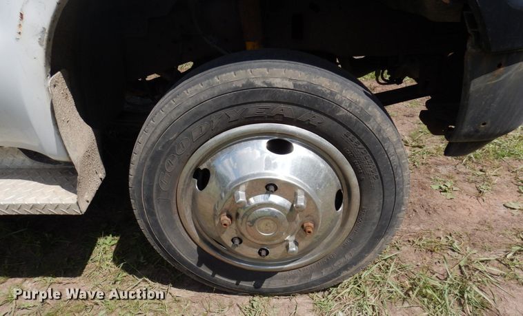 image for item MF9755 2003 Ford F450 Super Duty XL  flatbed truck