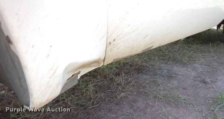 image for item MF9756 2001 Ford F450 Super Duty XL  flatbed truck