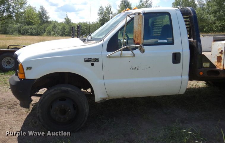 image for item MF9756 2001 Ford F450 Super Duty XL  flatbed truck